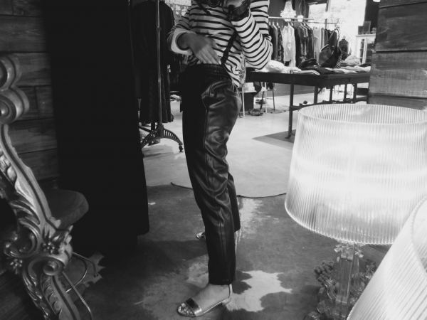 FAKE LEATHER PANTS…